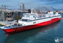 «ΛΕΥΚΑ ΟΡΗ»: Τελευταίο εμπορικό ταξίδι από τον Πειραιά πριν την παράδοση στους νέους ιδιοκτήτες