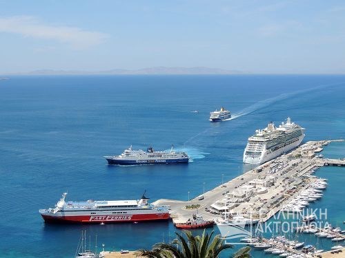 port of Mykonos1