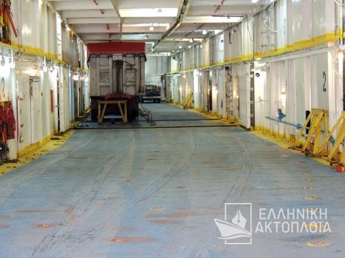Express Santorini - Garage-Embarkation