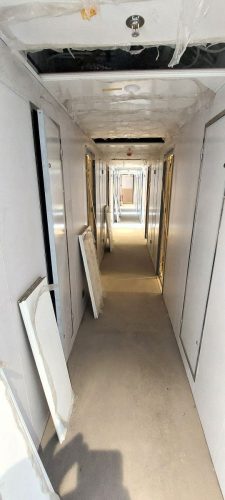 andros king cabin corridor