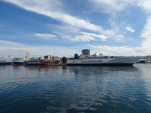 piraeus port 